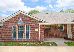 1437 Western Oaks Ct in Bryan, TX - Building Photo