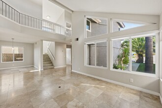 1727 Avenida Alta Mira in Oceanside, CA - Building Photo - Building Photo