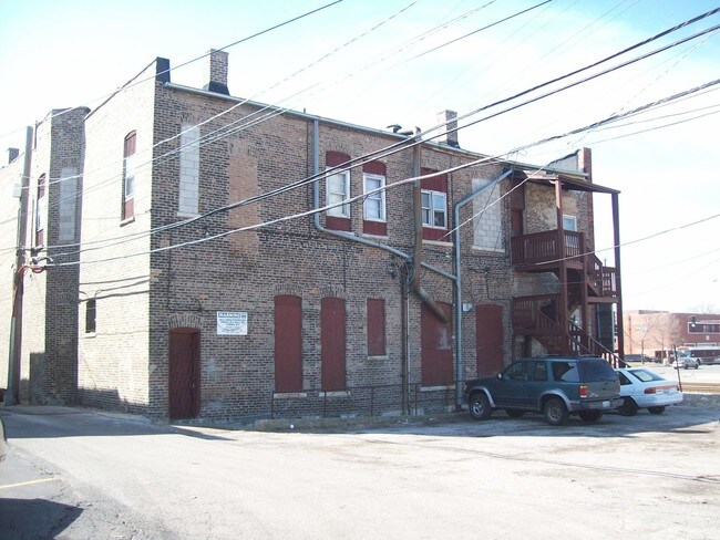 1302 W 103rd St in Chicago, IL - Building Photo - Building Photo