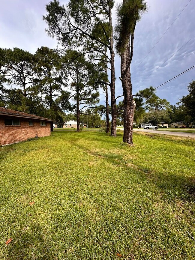 8208 Ash Rd in Texas City, TX - Building Photo - Building Photo