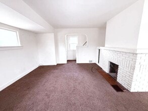 17206 Mapleboro Ave in Maple Heights, OH - Building Photo - Building Photo