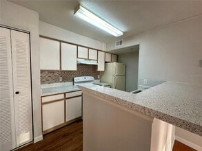 2203 Key W Ct, Unit 412 in Kissimmee, FL - Building Photo - Building Photo