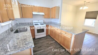 3004 Los Tomases Dr NW in Albuquerque, NM - Building Photo - Building Photo