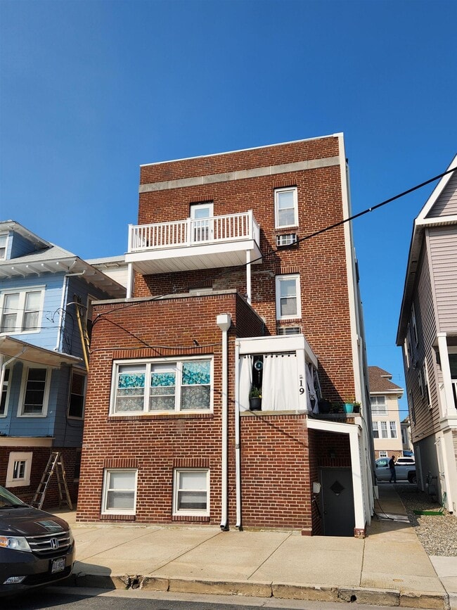 property at 19 S Weymouth Ave
