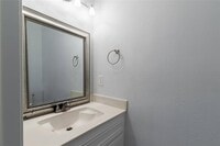 13808 Hollowgreen Dr photo'