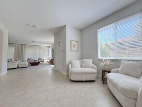 6819 Via Regina in Boca Raton, FL - Building Photo - Building Photo