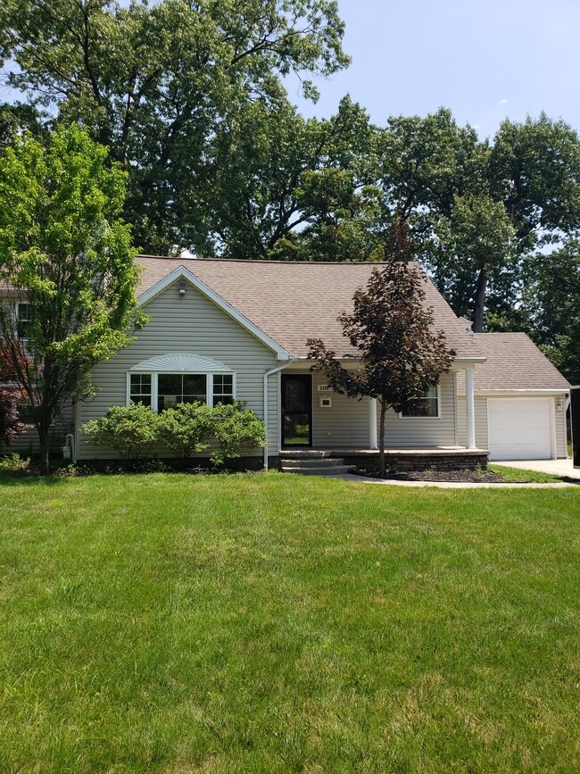 3352 Van Fleet Pkwy in Toledo, OH - Building Photo - Building Photo