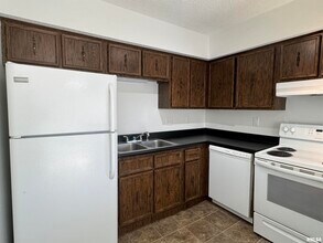 3475 Winston Dr in Bettendorf, IA - Building Photo - Building Photo