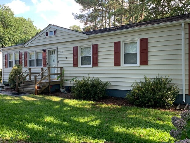 4517 Delmar Dr in Virginia Beach, VA - Foto de edificio - Building Photo