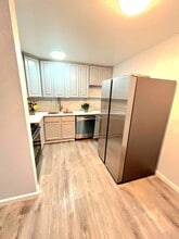 960 Clyde Ave, Unit 3 in Santa Clara, CA - Foto de edificio - Building Photo