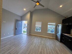 16992 W Dounreay St in Montgomery, TX - Foto de edificio - Building Photo