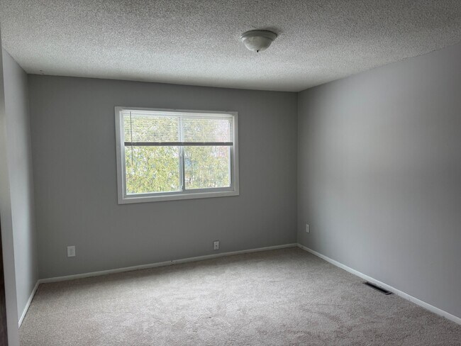 2824 79th Ave N in Minneapolis, MN - Building Photo - Building Photo