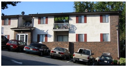 Carmel Creek Apartments in Atlanta, GA - Foto de edificio - Building Photo