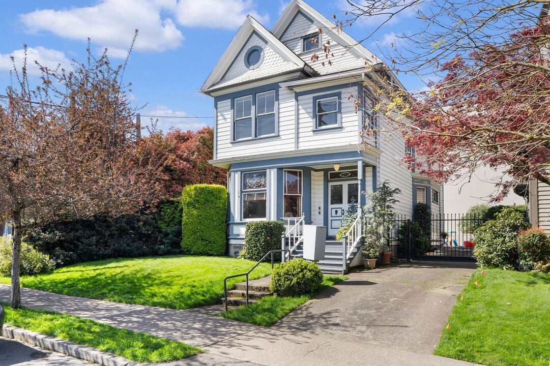 1125 NW 21st Ave in Portland, OR - Foto de edificio