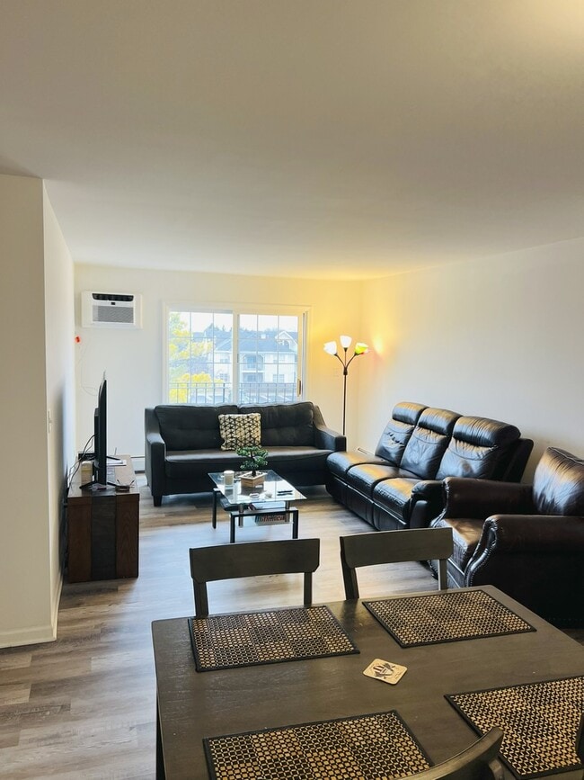 101 W Elk Trail in Carol Stream, IL - Building Photo - Building Photo