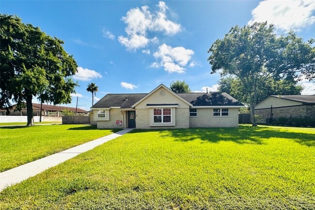 property at 18203 Kings Row