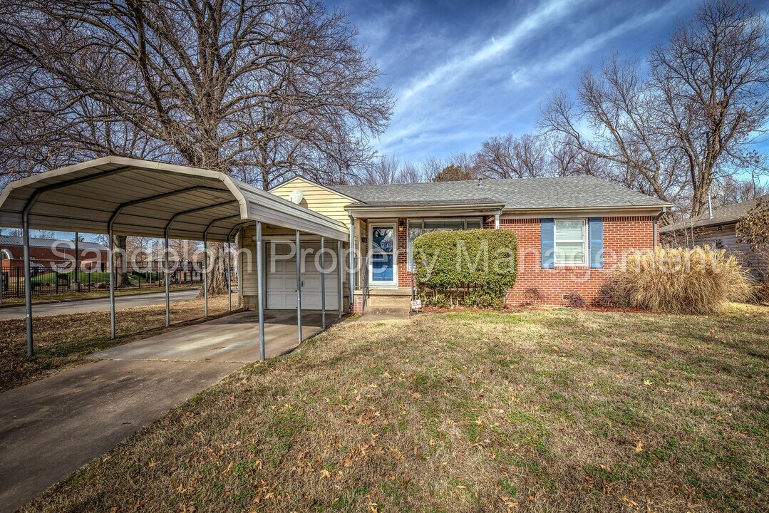 1403 E 49th Pl in Tulsa, OK - Building Photo