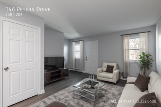 146 Peters Dr in Groton, CT - Building Photo - Building Photo