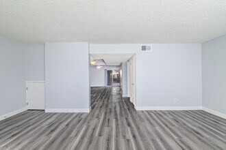 1600 Mabury St in Santa Ana, CA - Building Photo - Building Photo