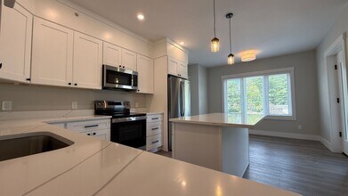 The Preserve in Berwick, ME - Foto de edificio - Interior Photo