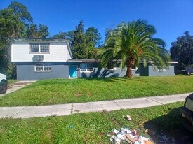 6837 Alcona Ct, Unit Suite #101 in Jacksonville, FL - Building Photo