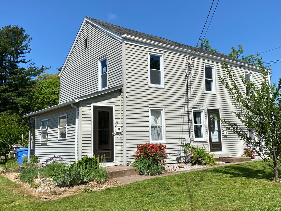 58 Strong St in Manchester, CT - Building Photo