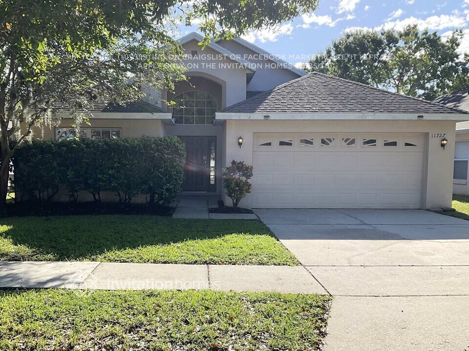 11727 Rouse Run Cir in Orlando, FL - Foto de edificio
