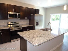 701 Avalon St SE in Palm Bay, FL - Building Photo - Building Photo