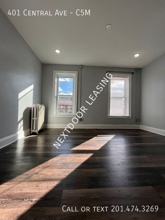 401 Central Ave in Jersey City, NJ - Building Photo - Building Photo