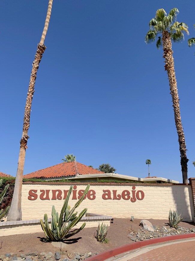 property at 686 N Palomar Cir