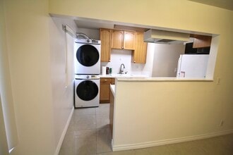 2010 Pacific Ave in Venice, CA - Building Photo - Building Photo