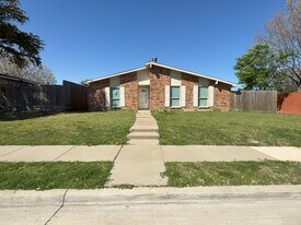 8917 Vernon Dr in Rowlett, TX - Building Photo