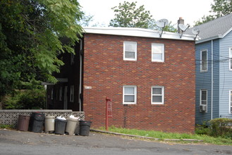 411 5th Ave in Paterson, NJ - Building Photo - Building Photo