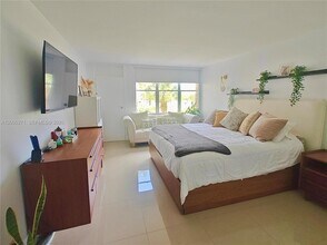 16300 Golf Club Rd, Unit 204 in Weston, FL - Building Photo - Building Photo