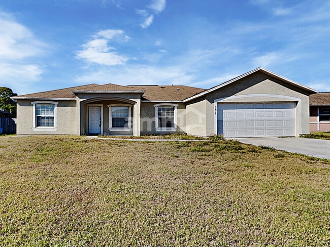 property at 581 NW Goldcoast Ave