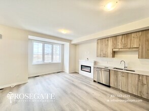 Spacious 3-Bedroom Freehold Townhouse with Garage, Balcony & Parking in Cambridge in Cambridge, ON - Building Photo - Building Photo