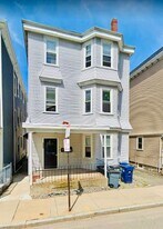 121 Hillside St in Boston, MA - Building Photo