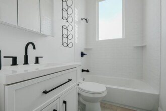 3318 S Saratoga St in New Orleans, LA - Building Photo - Building Photo