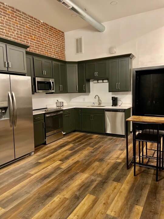 36 W 4th St, Unit Apt 1 in Williamsport, PA - Building Photo