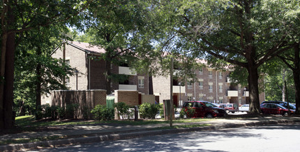 Cedar Ridge in Reston, VA - Building Photo - Building Photo