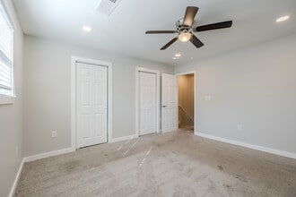 Crystal Gardens in Atlanta, GA - Building Photo - Interior Photo