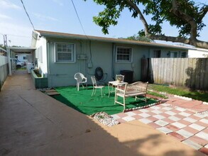 11255 SW 7th St in Miami, FL - Building Photo - Building Photo