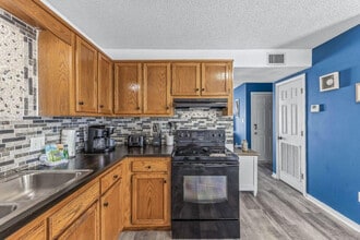1472 W Beach Blvd in Gulf Shores, AL - Building Photo - Building Photo