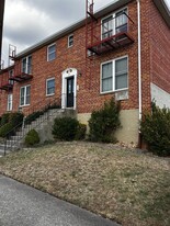 29 Benton Ct, Unit 29 Benton ct in Staten Island, NY - Foto de edificio - Building Photo