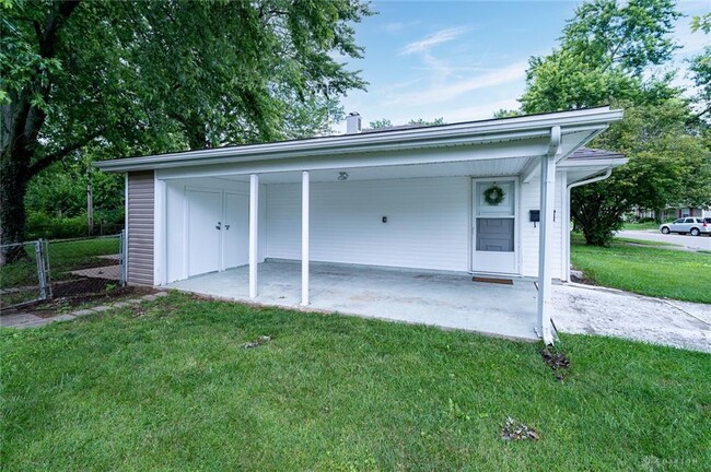 2337 Lehigh Plz in Moraine, OH - Building Photo - Building Photo