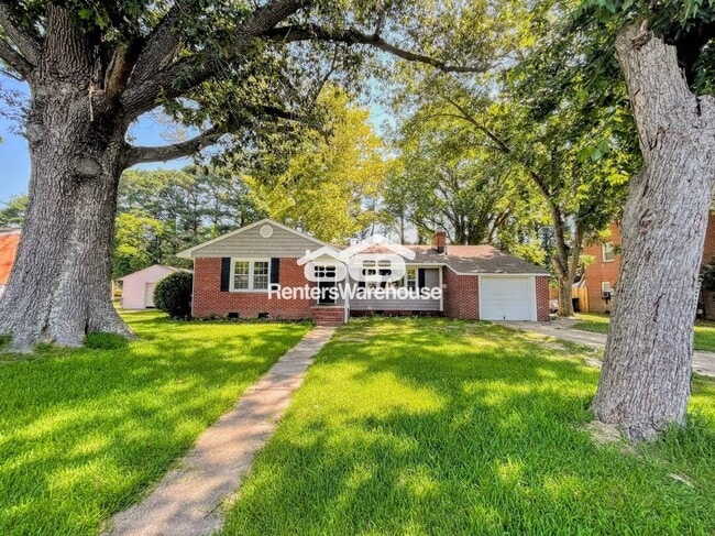 property at 5 Paddock Dr