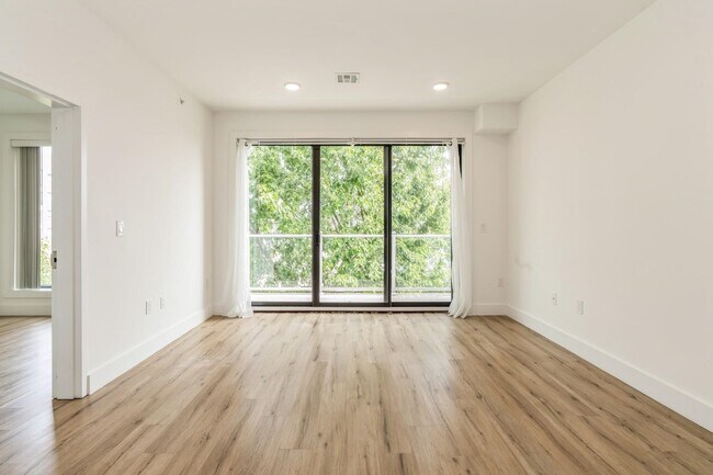 28 Vroom St in Jersey City, NJ - Building Photo - Building Photo