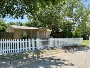 3701 Radford Rd in Fort Worth, TX - Building Photo - Building Photo