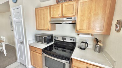 9005 Lee Vista Blvd in Orlando, FL - Building Photo - Building Photo