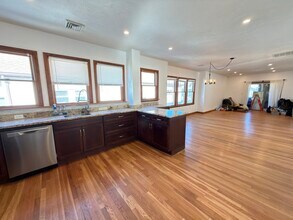 36 Chipman St, Unit 2 in Medford, MA - Foto de edificio - Building Photo